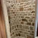 Des Mathes, D'hotes,