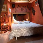 Des Mathes, D'hotes, لو ماثيز