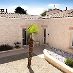 Des Mathes, D'hotes, فندق مبيت وإفطار