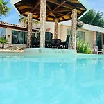 Des Mathes, D'hotes, فندق مبيت وإفطار *