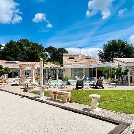 Des Mathes, D'hotes, Bed and breakfast