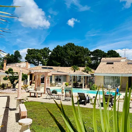Bed and breakfast Des Mathes, D'hotes, *