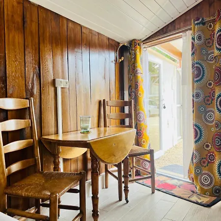 Des Mathes, D'hotes, Bed and breakfast
