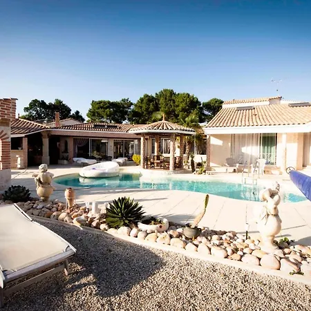 Bed & Breakfast Des Mathes, D'hotes, *