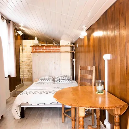 Bed & Breakfast Des Mathes, D'hotes, *