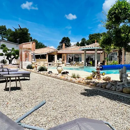 Des Mathes, D'hôtes, Les Mathes